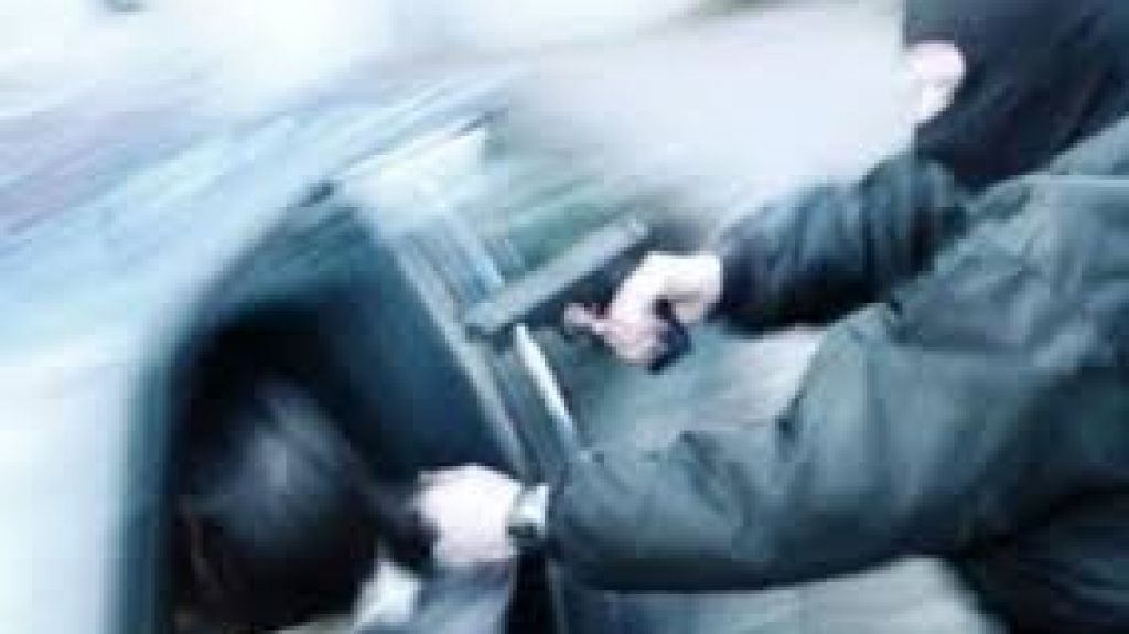  Golpean hombre en &ldquo;carjacking&rdquo; en Manat&iacute; 