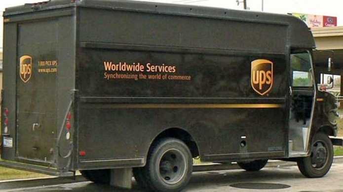 UPS reanuda servicios en la isla con descuento especial para paquetes enviados desde Estados Unidos