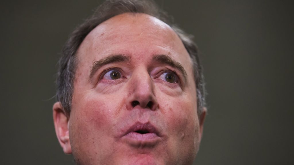  Trump acusa al "fiscal" de su juicio pol&iacute;tico de las filtraciones sobre Rusia 