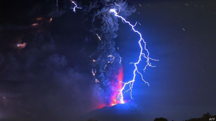 ErupciÃ³n del volcÃ¡n Calbuco en Chile: Â¿por quÃ© caen rayos durante las erupciones?