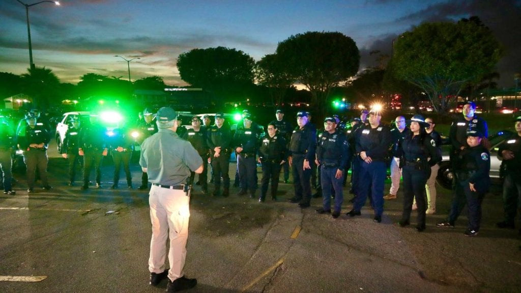  Municipales de Guaynabo también sacan la cara por la seguridad en Halloween 