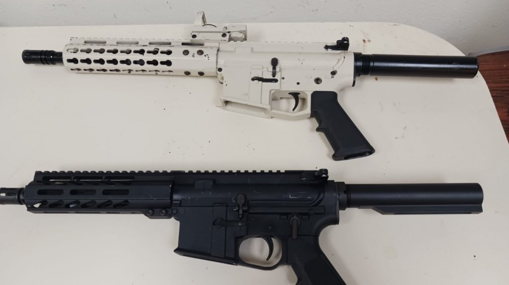  Fotos: 12 arrestados durante operativo en el norte y oeste de la isla 