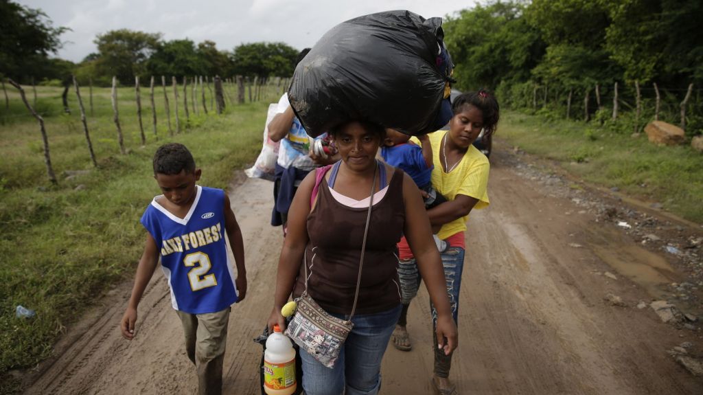  M&eacute;xico prepara llegada de hondure&ntilde;os y los atender&aacute;n si solicitan refugio 