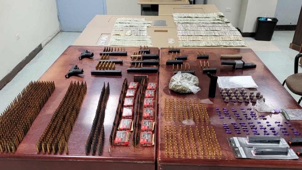  Ocupan armas de fuego, gran cantidad de municiones y drogas en Bayam&oacute;n y Guaynabo 