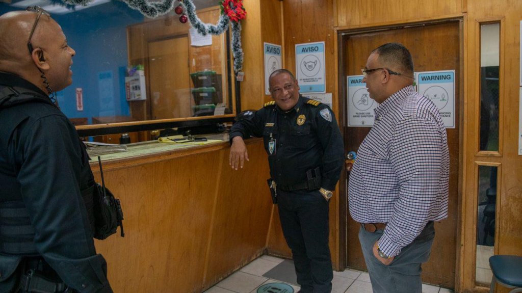  Municipales de San Juan aplauden cambio de mando 