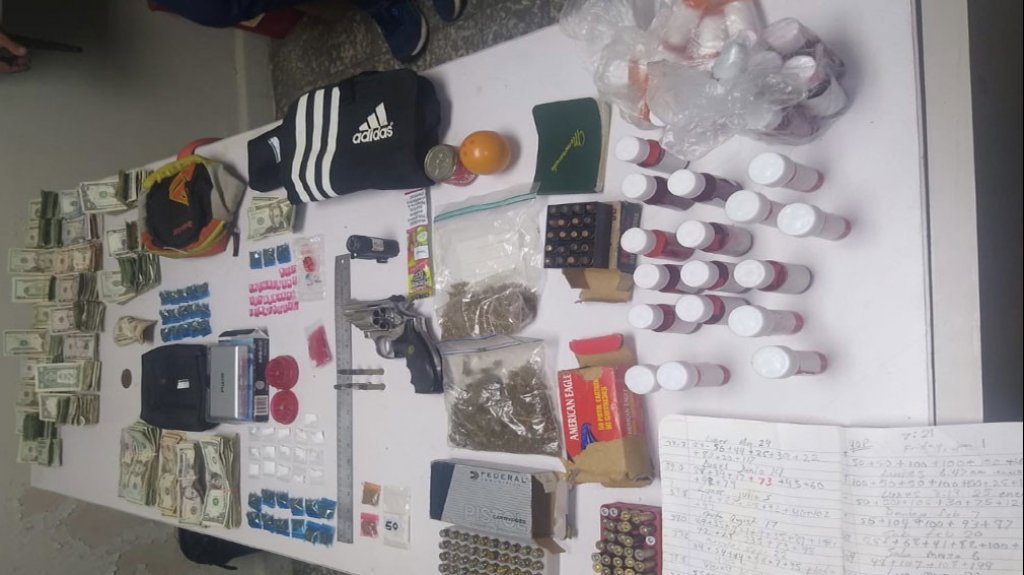  Arrestan con drogas y armas a una pareja en Aguadilla 