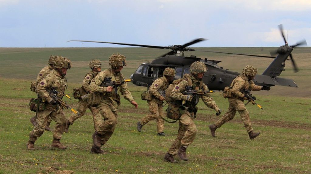  Secretario de Defensa brit&aacute;nico: "Debemos estar listos para usar el poder duro contra Mosc&uacute; y Pek&iacute;n" 