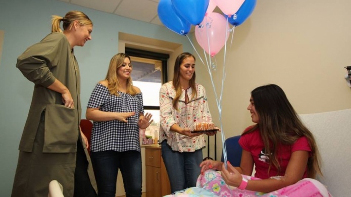 Primera dama entrega medicamentos en Hospital San Jorge junto a la medallista de oro MÃ³nica Puig y MarÃ­a Sharapova