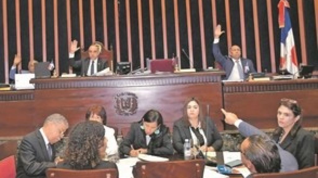  Senadores proponen entregar el 20% de fondos de pensiones a los afiliados 