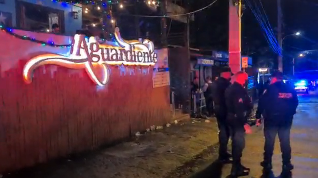  Video: Identifican a turistas heridos durante tiroteo en la placita de Santurce 