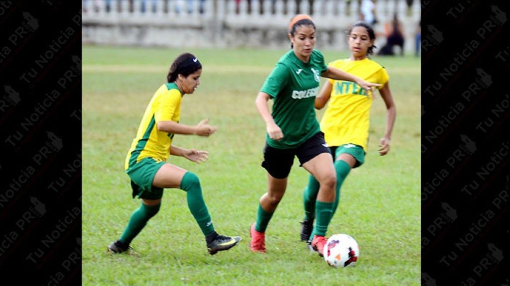  Las bicampeonas Juanas del Colegio arrancan con victoria en el f&uacute;tbol 