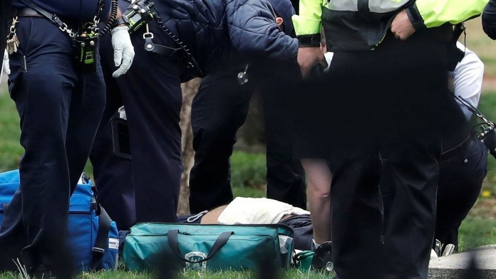  Video: Hombre se prende fuego cerca de la Casa Blanca 