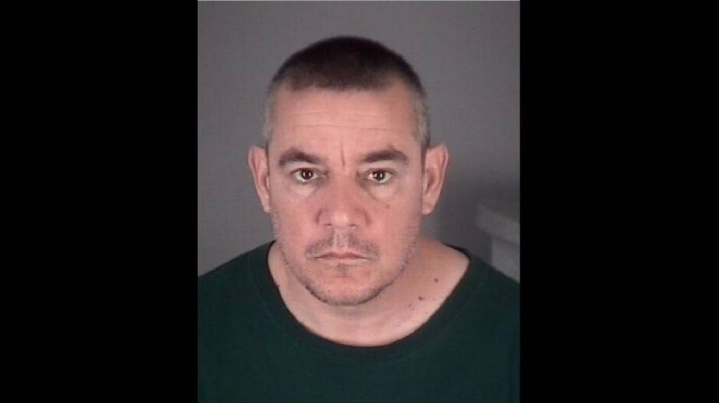  Pastor convenci&oacute; a adolescente de que estaba "pose&iacute;da por el demonio", luego abus&oacute; de ella 