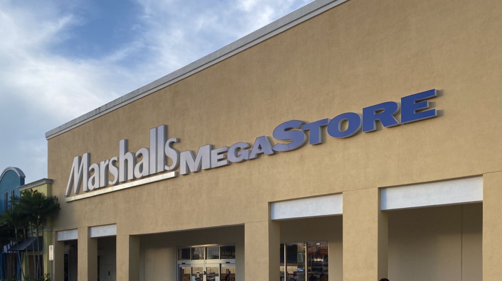  Departamento de Salud ordena cierre de Marshalls de Montehiedra 