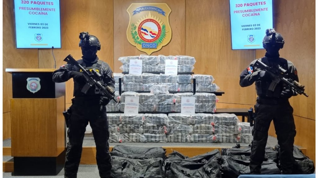  Ocupan 320 paquetes de cocaína en una carga de guineos que sería embarcada a Róterdam 