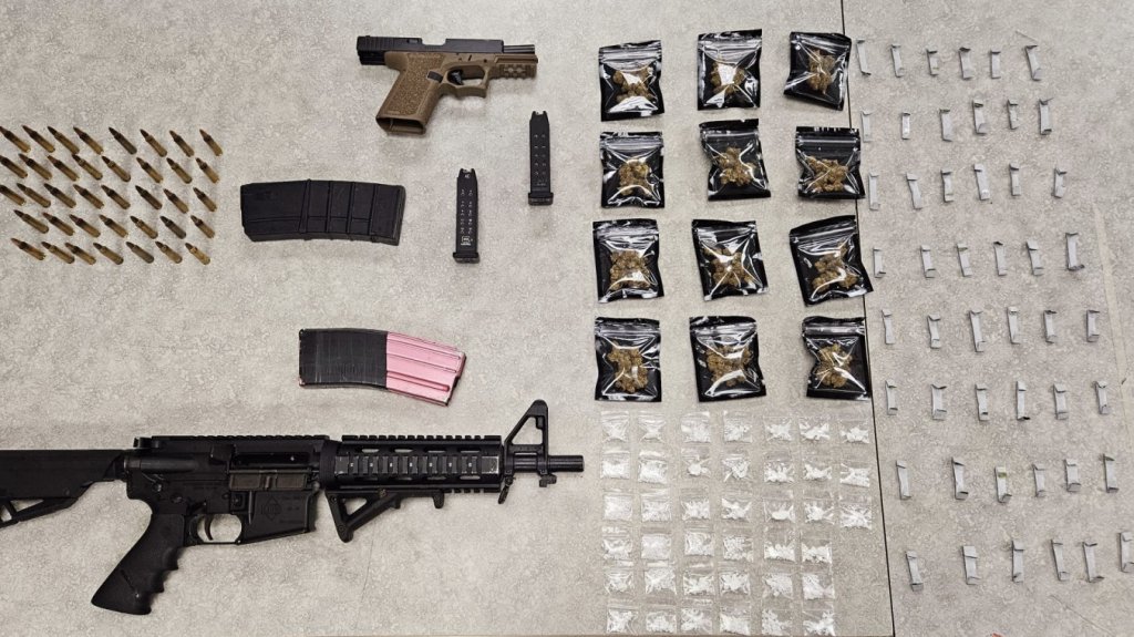  Ocupan armas y drogas en caser&iacute;o de Manat&iacute; 