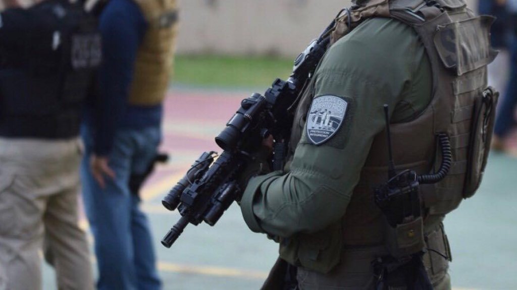  Hombre se atrinchera en apartamento de residencial en Mayag&uuml;ez 