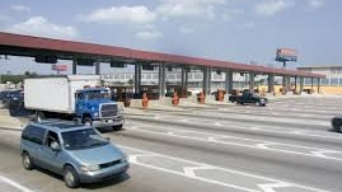 Otro Azoteeee pal Boricua Con el 2014 Llega el aumento a los peajes 
