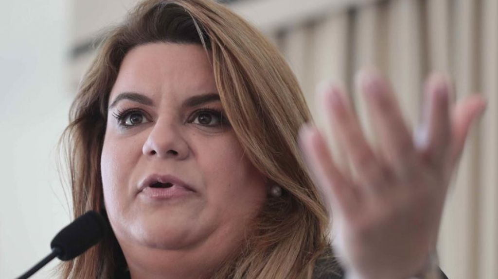  Abejas cerca del capitolio atacan a polic&iacute;as de la escolta de Jennifer Gonz&aacute;lez 