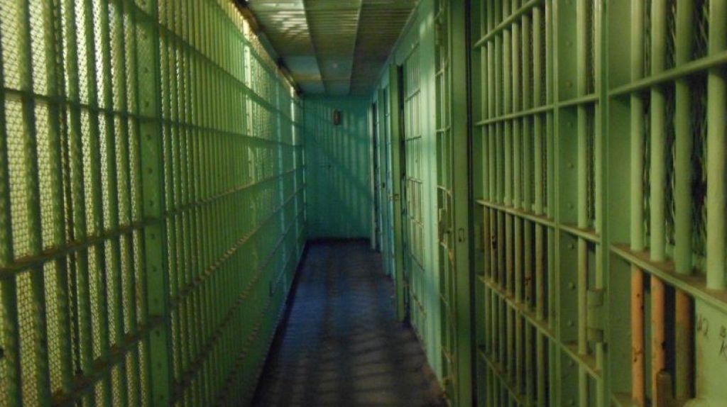  Encuentran confinado de 24 a&ntilde;os ahorcado en c&aacute;rcel de Ponce 