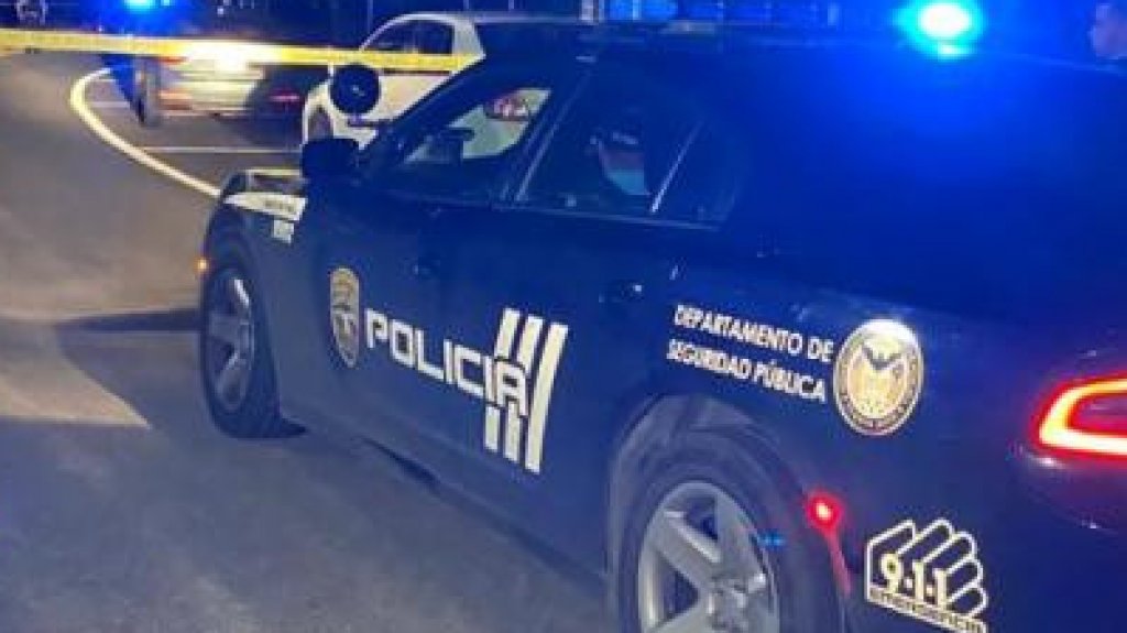  Mujer muere arrollada tras desmontarse de su veh&iacute;culo para constatar da&ntilde;os menores por un choque 