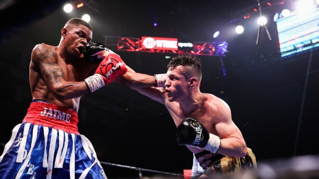  V&eacute;lez buscar&aacute; sorprender en Las Vegas al juvenil mexicano Flores Jr 