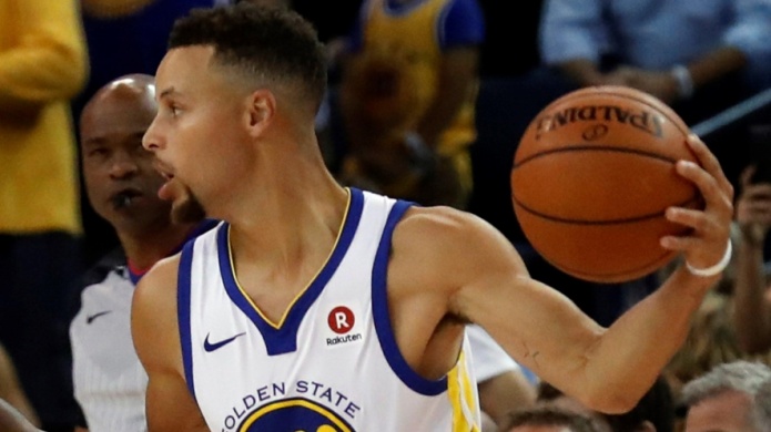 Curry anota triple clave y Warriors consigue la victoria