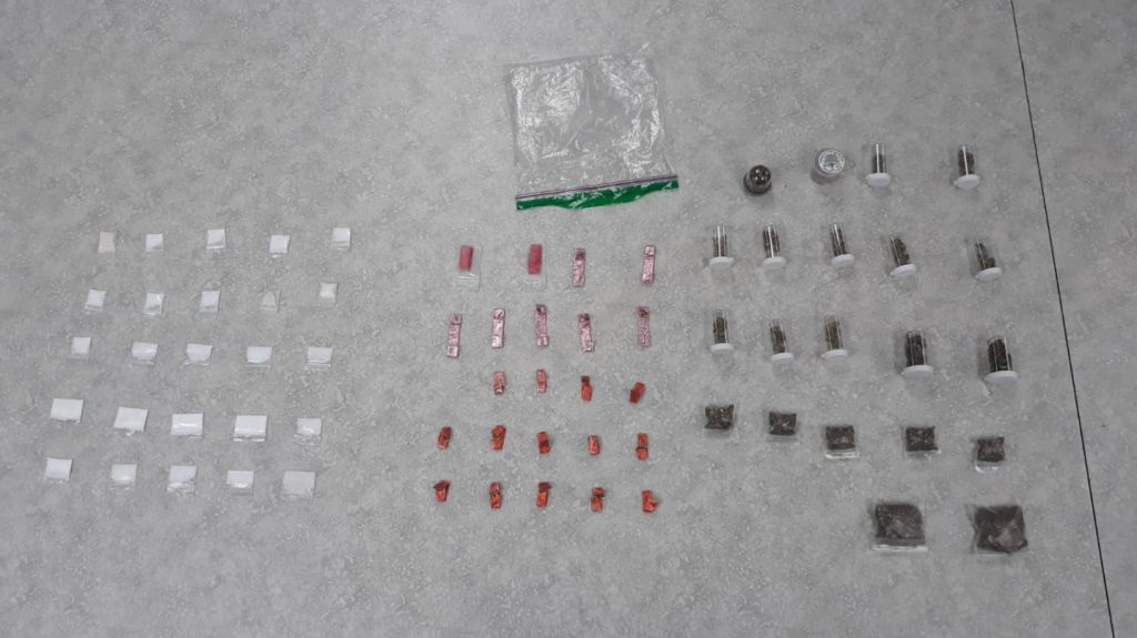  Arrestos por drogas en residencial de Manat&iacute; 