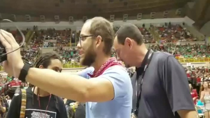 Estudiantes de la UPR en asamblea, expulsan a reportero y camarÃ³grafo de "Lo sÃ© Todo"