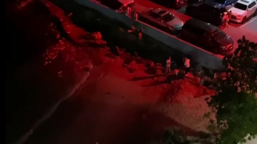  Vecinos de Isla Verde denuncian con un video el vacil&oacute;n en la playa luego de las 12 am 