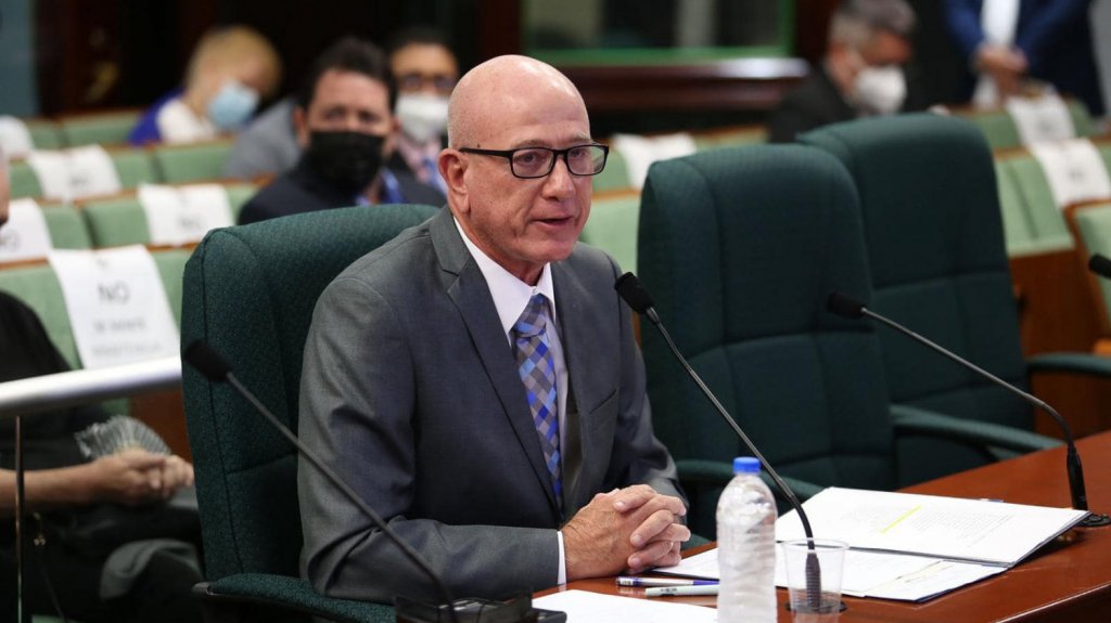  Senado confirma a Larry Seilhamer como secretario de Estado 