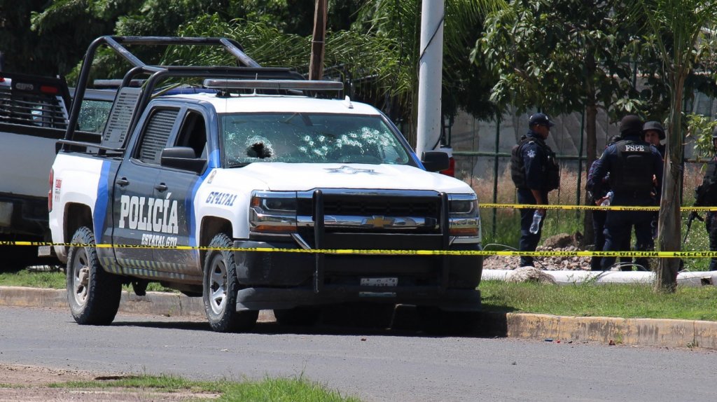  Video:Mueren siete en enfrentamiento con polic&iacute;a de estado mexicano de Guanajuato 