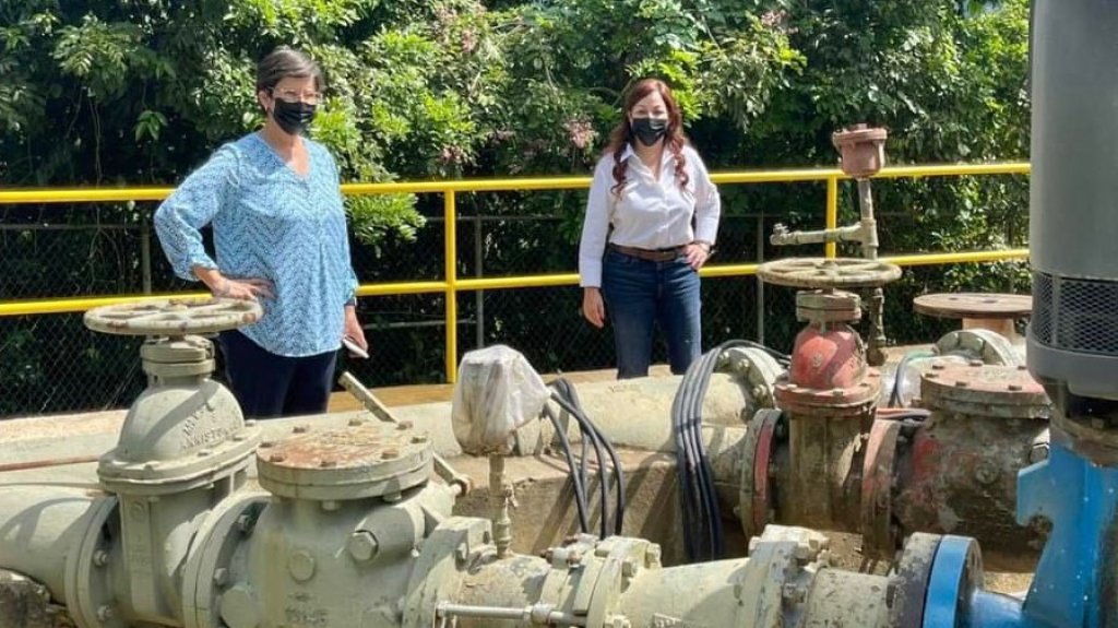  Alcaldesa de Morovis recibe a la presidenta ejecutiva de la AAA para estudiar la forma de mejorar el suministro de agua potable 