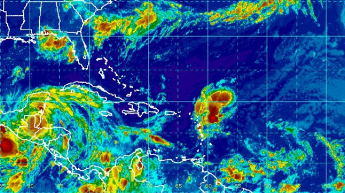 Dos ondas tropicales de camino...