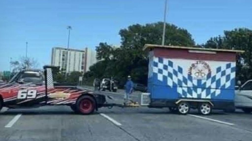  Video: Policía remueve la grúa con carretón, de manifestante que bloqueó el expreso Las Américas 