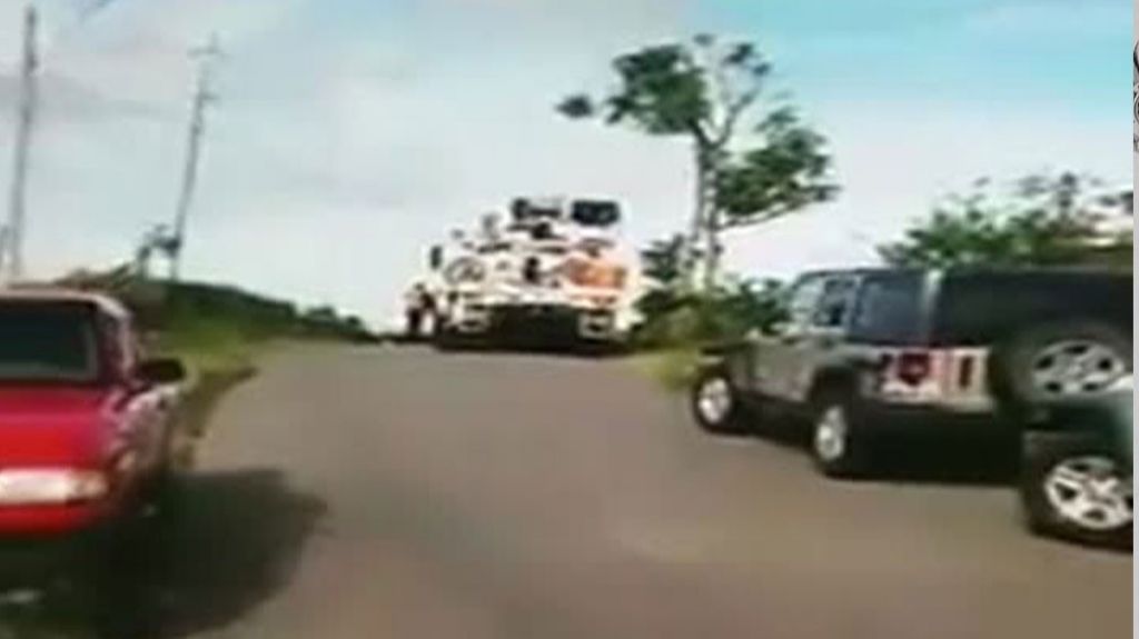  Video: Empleados de la AEE evitan que voluntarios de San Sebastián restablezcan servicio eléctrico   