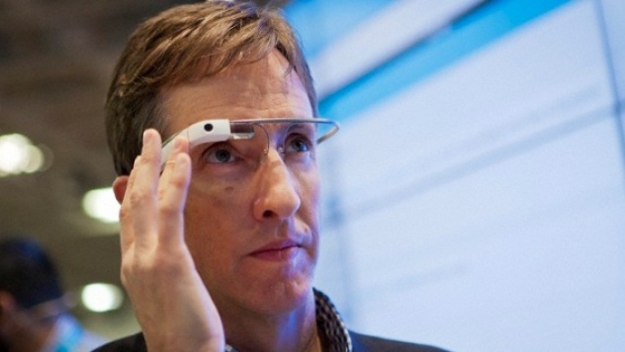 Google quiere micrÃ³fonos en los techos y microchips en el cerebro
