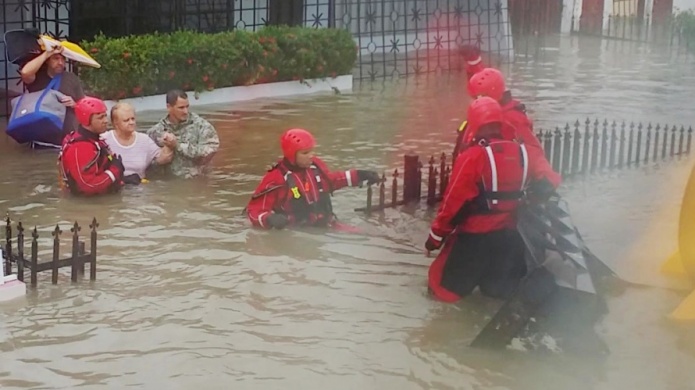 Fotos: Municipio de Carolina trabaja a toda mÃ¡quina en el despeje de las carreteras