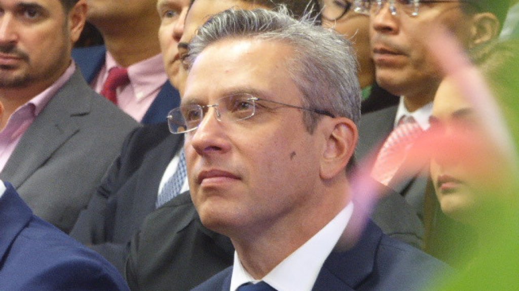  Piden que exgobernador Garc&iacute;a Padilla revele sus v&iacute;nculos con la industria del cannabis 