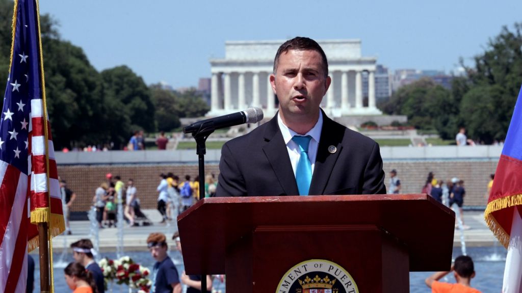  Congresista Soto dice que boricuas de Florida son los m&aacute;s poderosos del mundo 