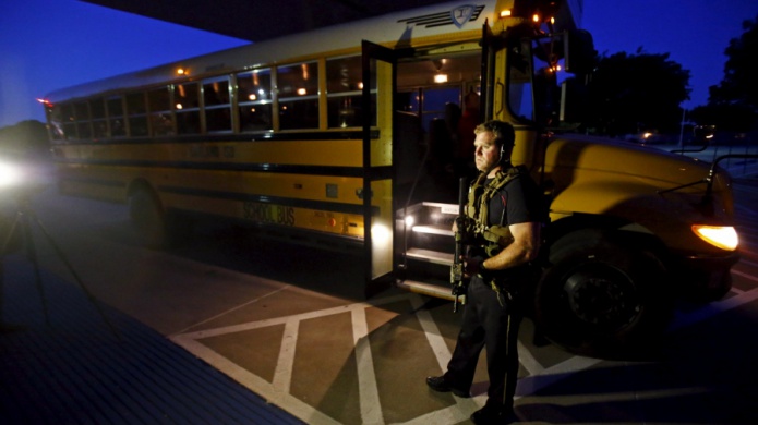 Francia: Adolescente mata de un tiro a su compaÃ±ero en un autobÃºs escolar