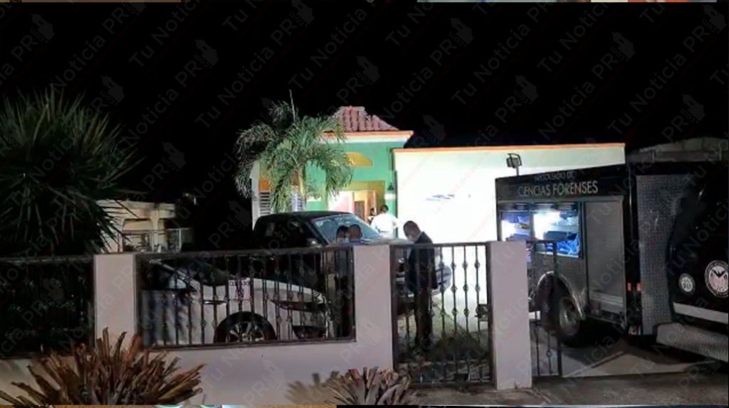  Video: Llegan hasta la residencia de la agente asesinada donde existe evidencia de violencia 