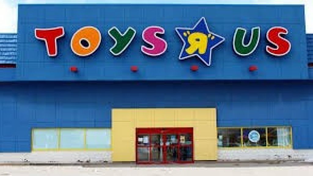  Ofrecen ayuda inicial para desplazados por Toys R Us 