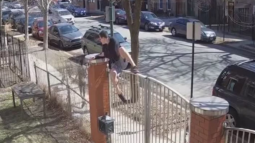  Video: Sali&oacute; a ejercitarse y un perro &ldquo;Pitbull&rdquo; se Solt&oacute; y por poco "se lo come vivo" 