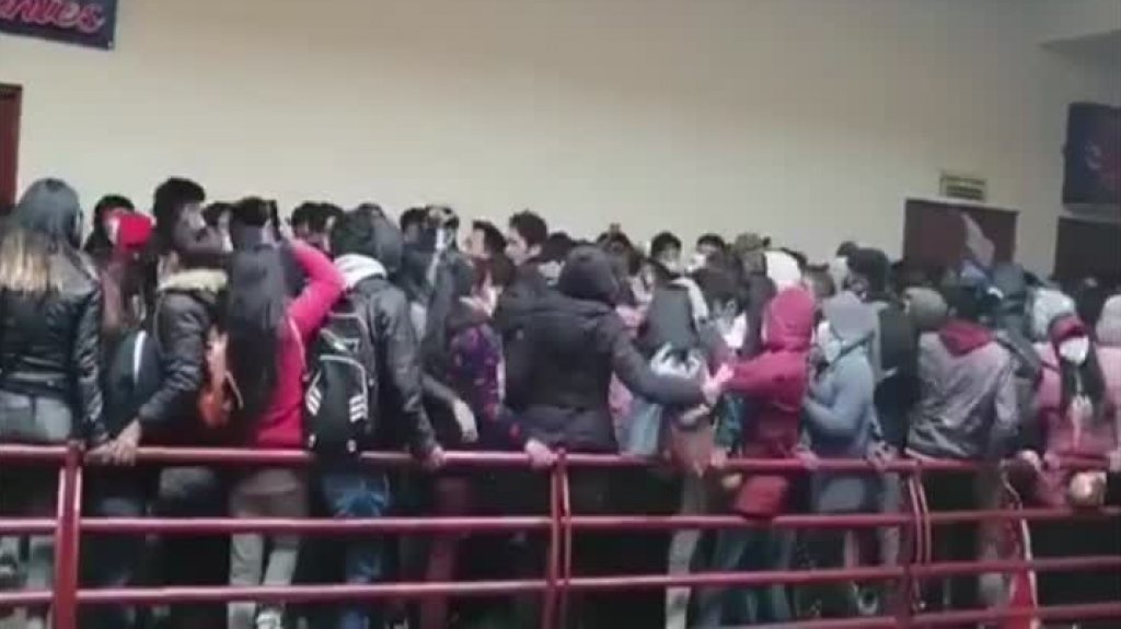  Vidoe: Mueren 7 universitarios al caer de un cuarto piso en Bolivia 