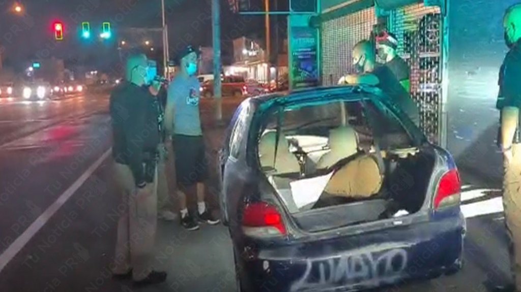  Video: Andaba vacilando en un carro &ldquo;Destartalado&rdquo; y sin tablilla por Bayam&oacute;n, termin&oacute; arrestado 