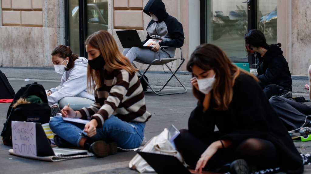  La OMS defiende mantener abiertas las escuelas 