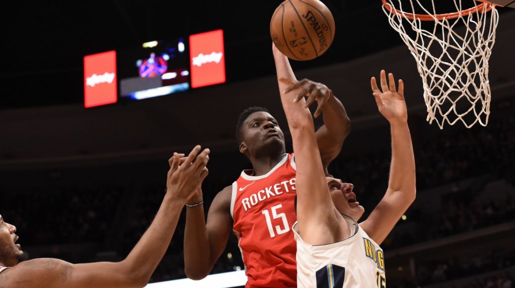  Los Rockets siguen triunfales; los Spurs dejan la crisis a costa de Cavaliers 