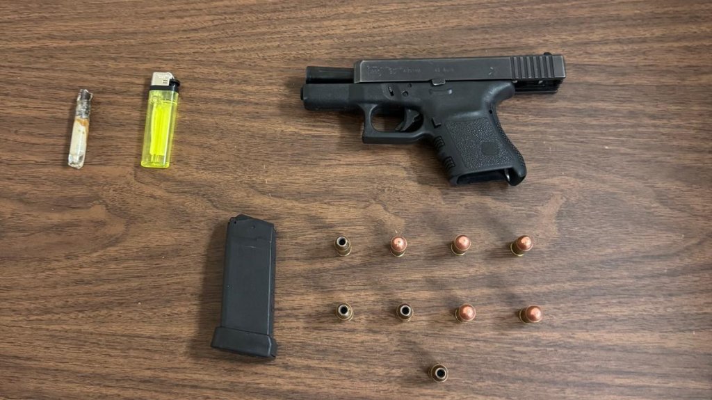  Polic&iacute;a arresta a tres personas con arma de fuego y drogas en Mayaguez 