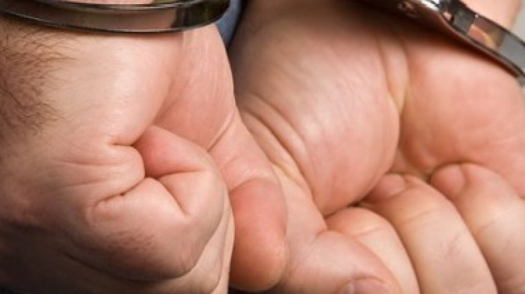  Arrestan en Bayam&oacute;n &ldquo;Chamaquito&rdquo; de 18 que cometi&oacute; 2 &ldquo;carjacking&rdquo; y secuestr&oacute; las v&iacute;ctimas 